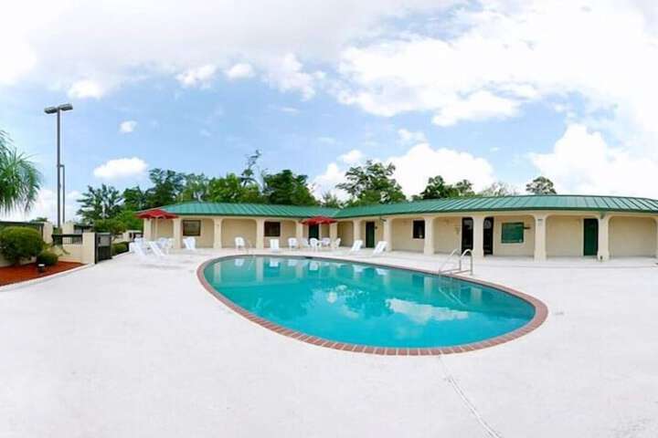 Motel 6 Waycross GA