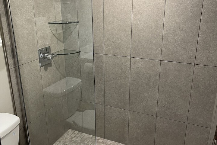 Room 34 of 105