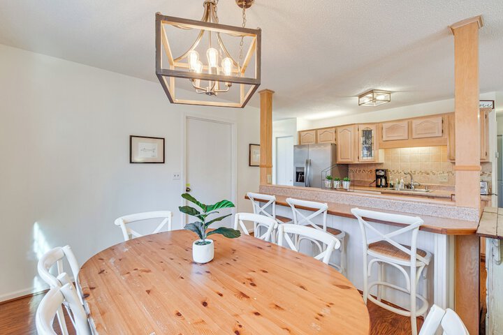 Lakefront Gem w / Games in Westminster!