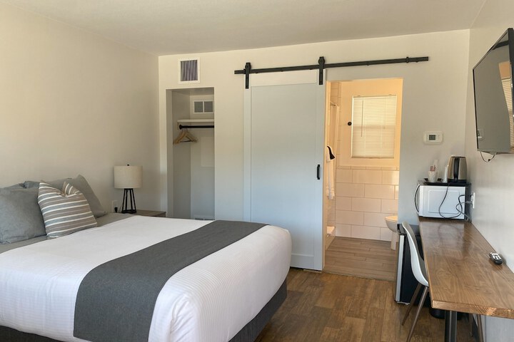 Room 42 of 55