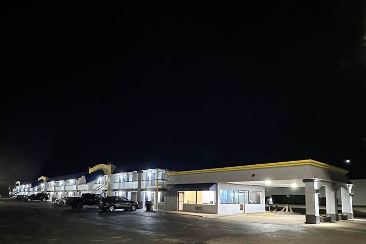 Days Inn by Wyndham Salina South