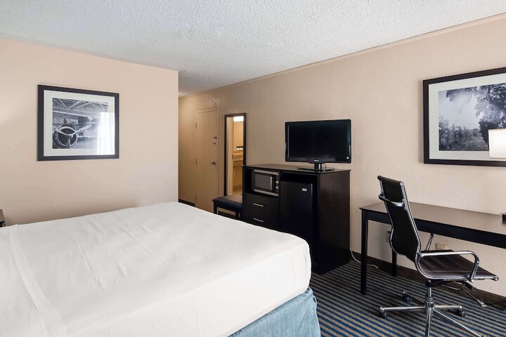 Room 22 of 25