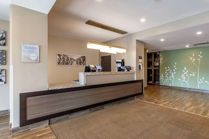 Hotel Interior 13 of 32