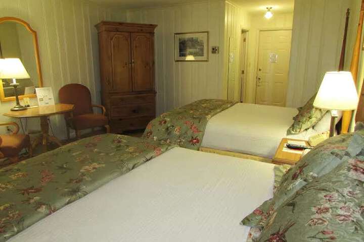INN AT THE BEECHES