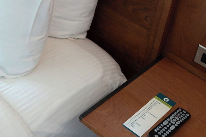 Oakhurst Inn at the University
