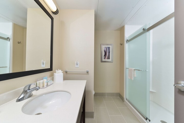 Hampton Inn & Suites Des Moines Downtown