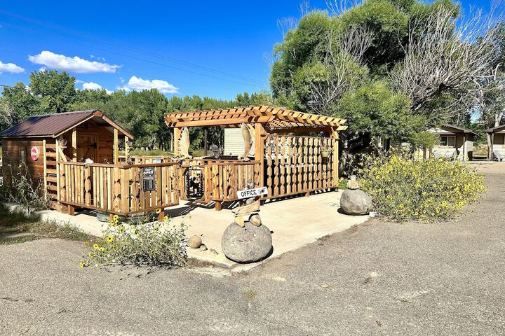 Moosehead Lodge & Cabins