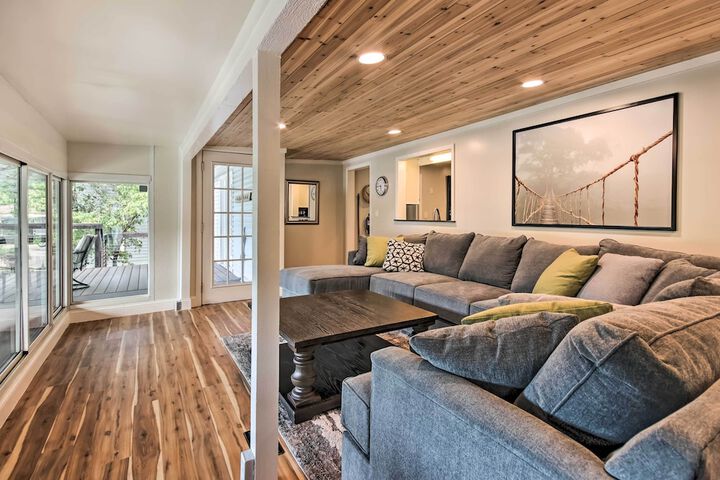 Dock Deck & Boat Slip: Lakefront Eucha Home