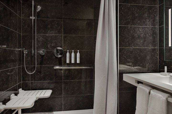 AC Hotel by Marriott Cincinnati at Liberty Center
