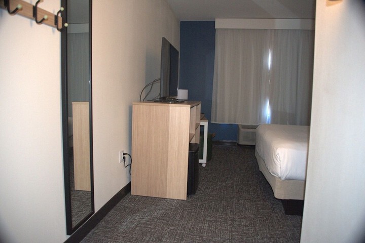 Room 13 of 34