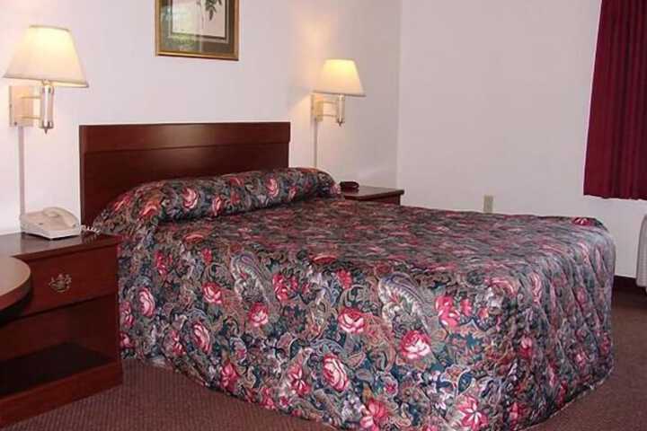 Room 12 of 16