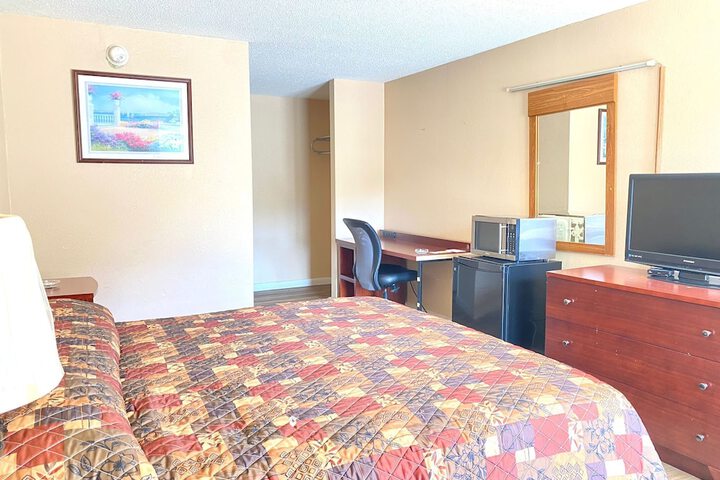 Room 3 of 10