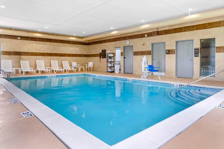 Comfort Suites Auburn Hills-Detroit