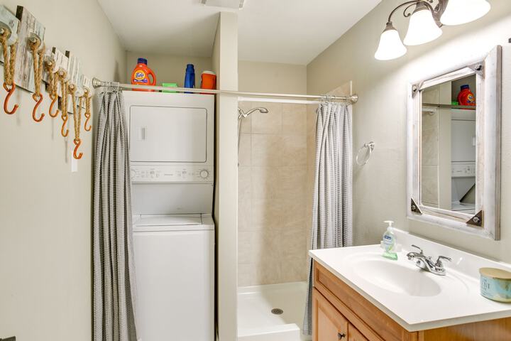 Bayou Bliss: Barataria Waterfront Getaway w / Dock!