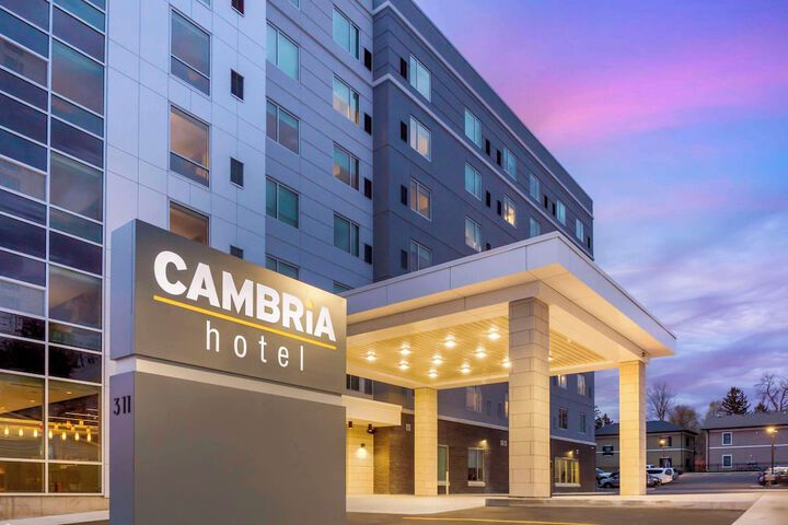 Cambria Hotel Niagara Falls