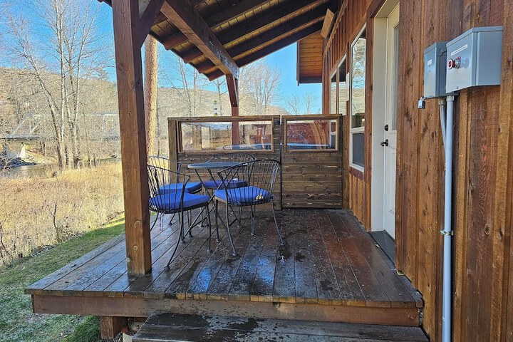 Methow River Lodge & Cabins