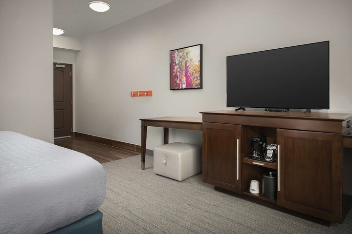 Room 15 of 34