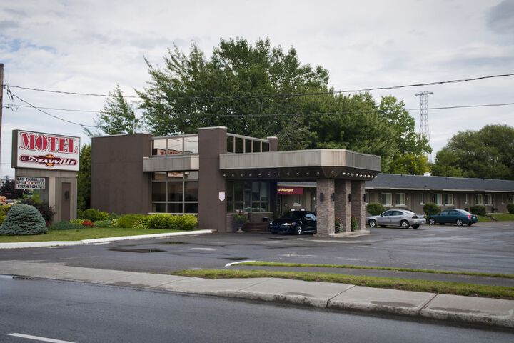 Hotel 2 of 49