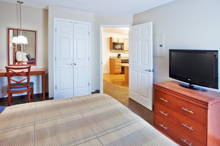 Room 17 of 46