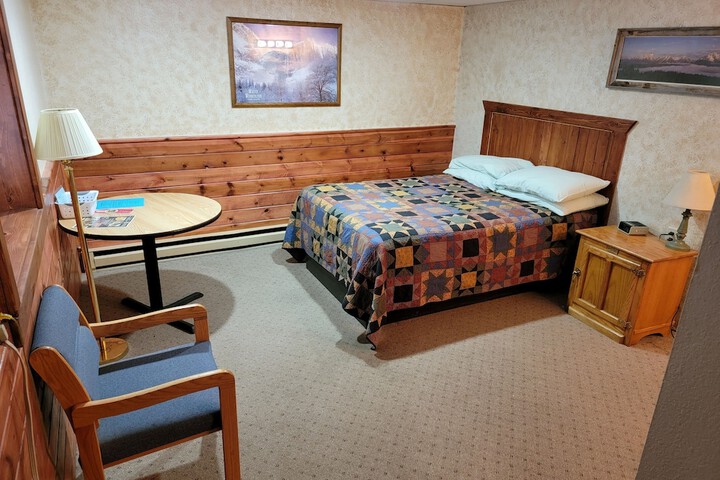 Room 28 of 32