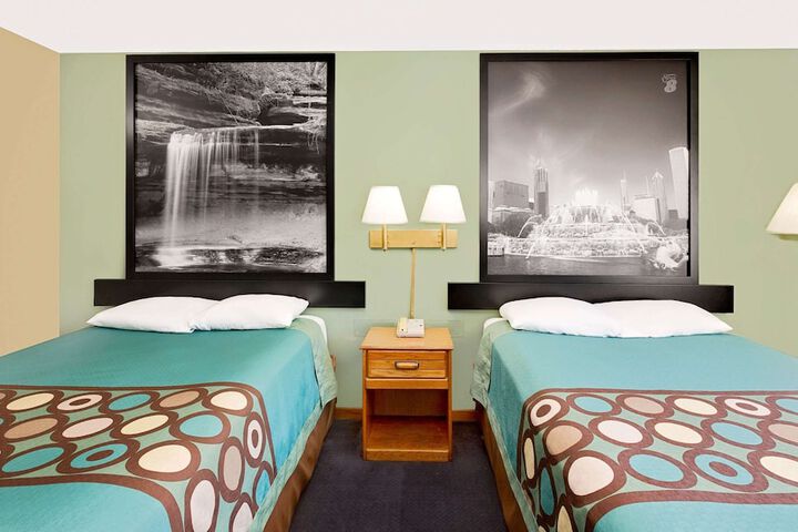 Room 9 of 15