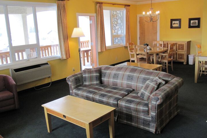 Room 44 of 61