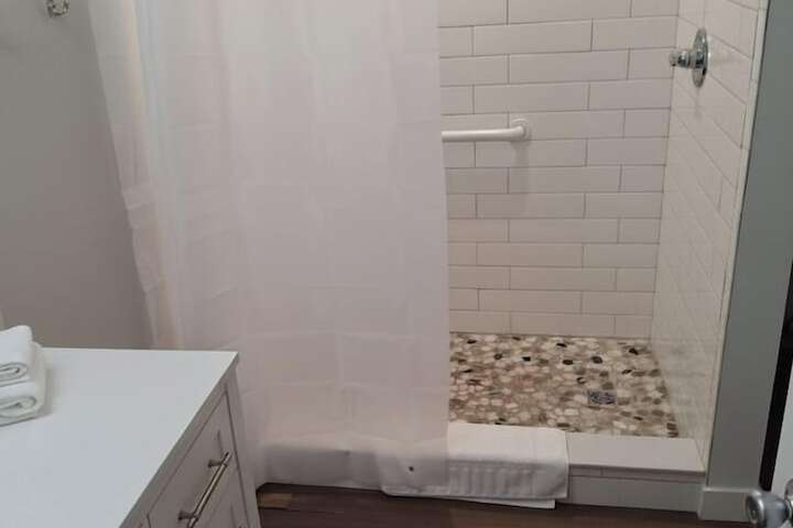 Pointes North Beachfront Hotel – 2 Person Spa Tub Studios