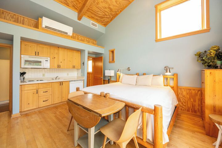 Sleeping Lady Mountain Resort & Spa
