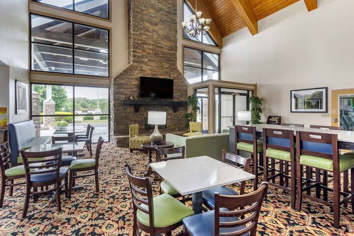 Hotel Interior 10 of 57