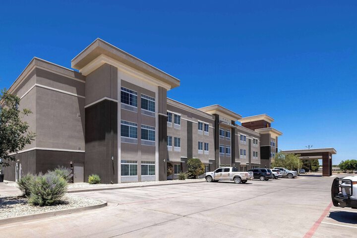 La Quinta Inn & Suites by Wyndham Artesia