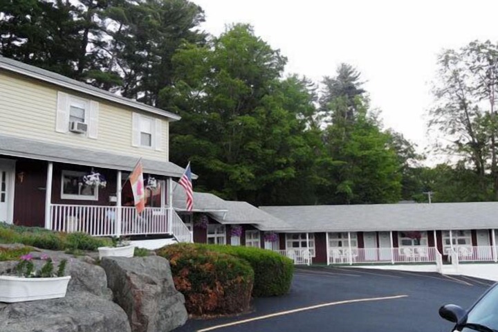 Pinebrook Motel