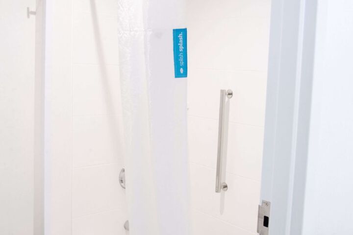 Room 30 of 46