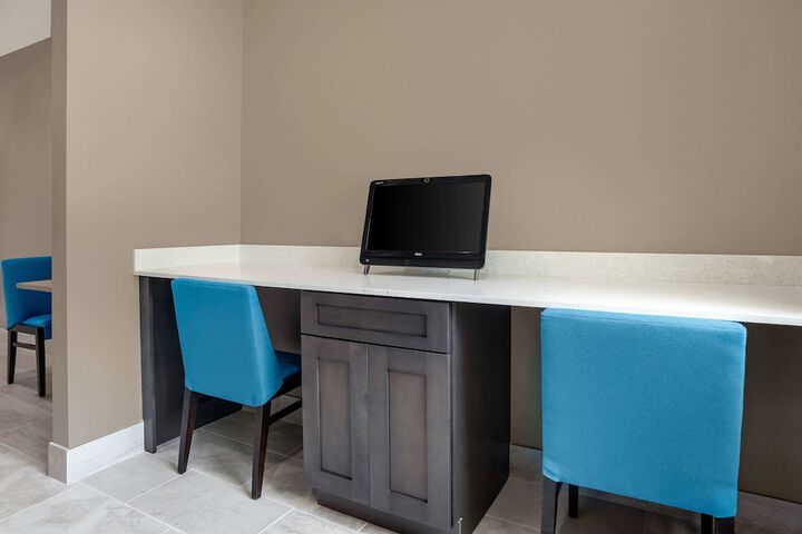 Business Center 44 of 44
