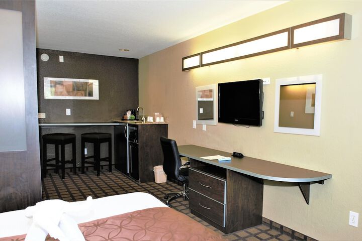Microtel Inn & Suites by Wyndham Jacksonville Airport