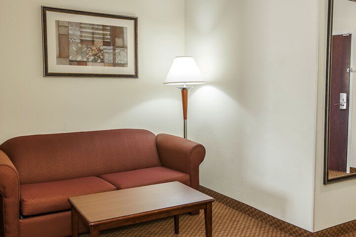 Room 21 of 38