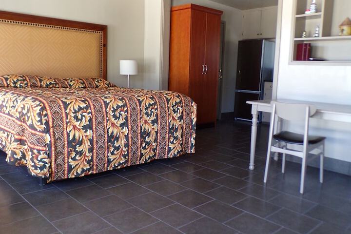 Room 15 of 90