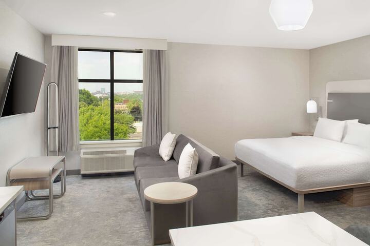 Room 14 of 27