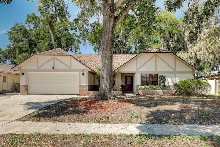 Valrico Vacation Rental 15 Mi to Tampa