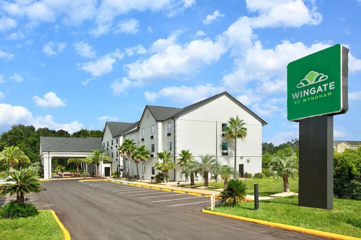 Hotel 4 of 28