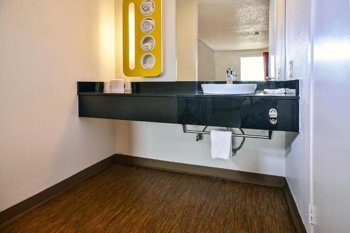 Motel 6 Saint Joseph MO