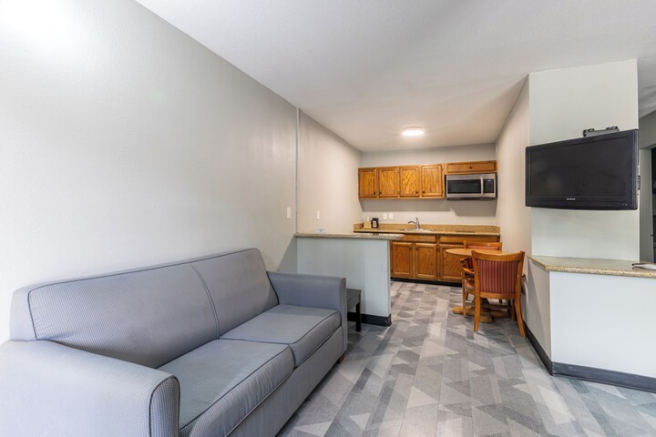 Room 13 of 24