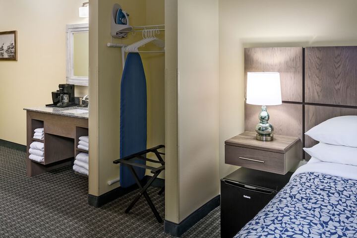 Room 80 of 116