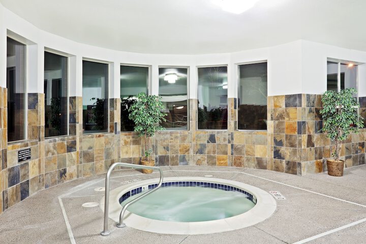 Holiday Inn Express & Suites Albany by IHG