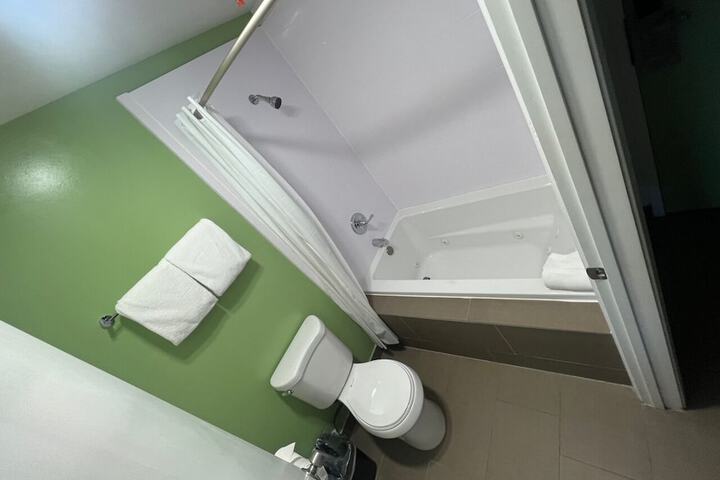 Room 16 of 29