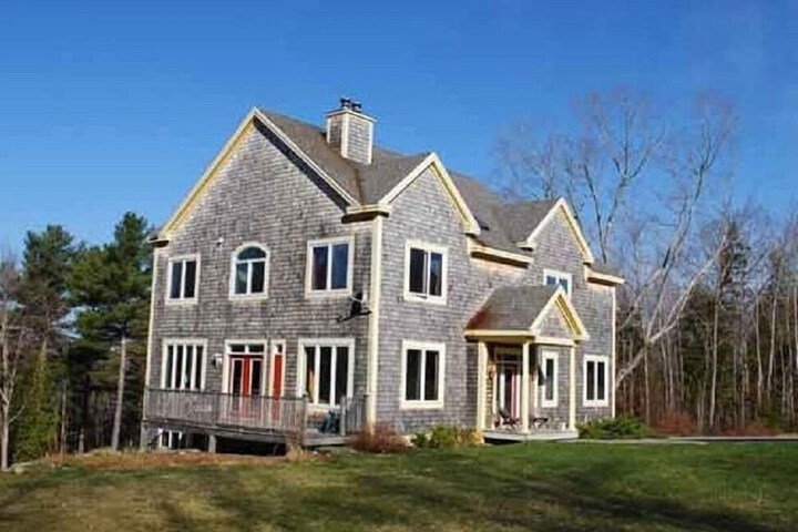 Woods Pond Cottage - Four Bedroom Home