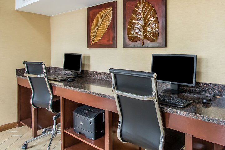 Business Center 37 of 38