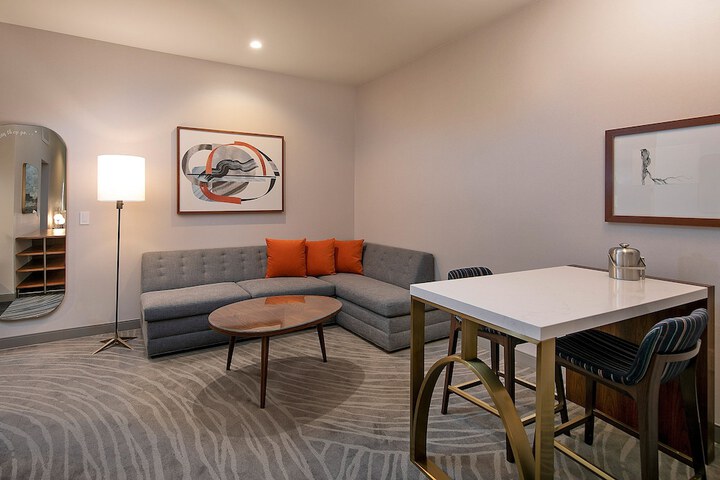 Room 13 of 88
