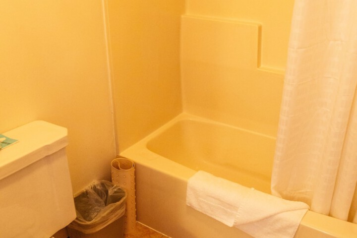 Room 8 of 22