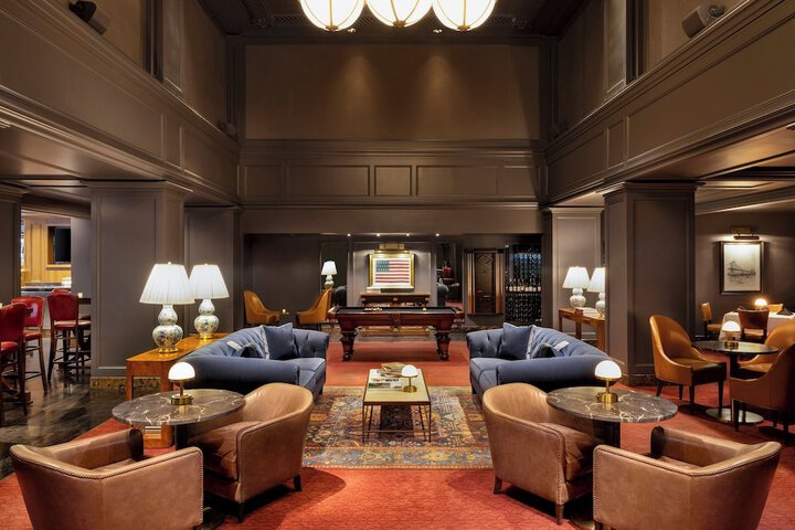 Lounge 113 of 125