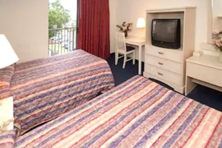 Room 18 of 40